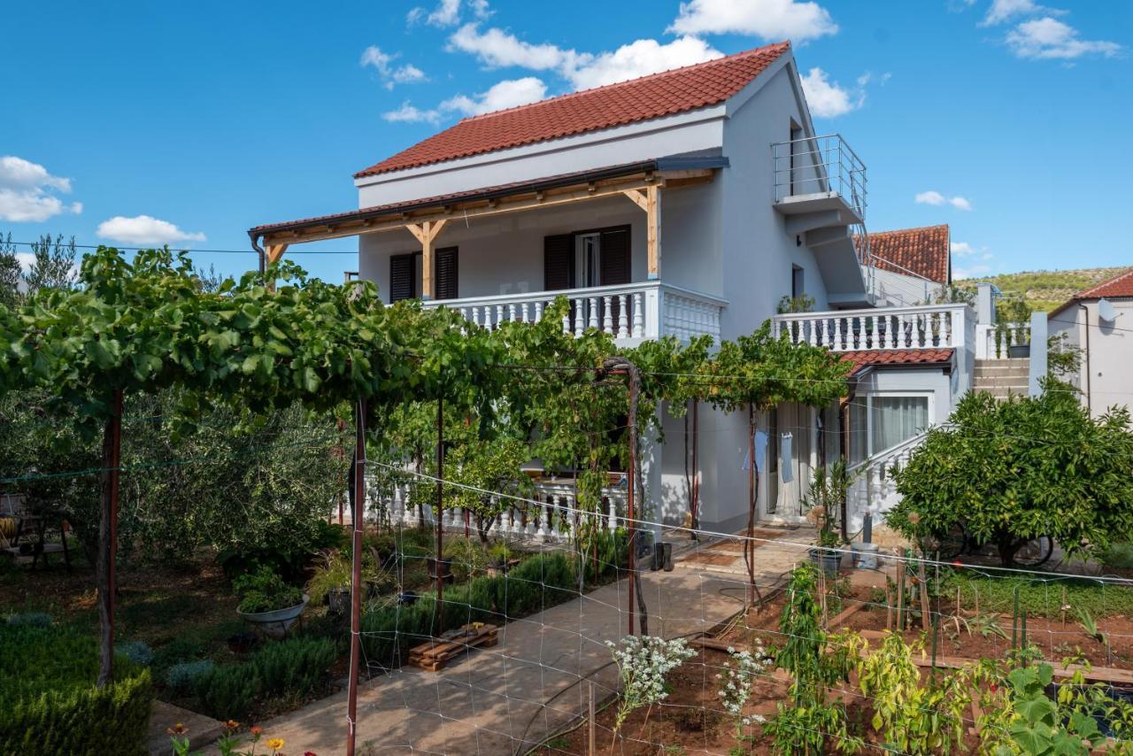 Tribalj Apartman Tribunj מראה חיצוני תמונה
