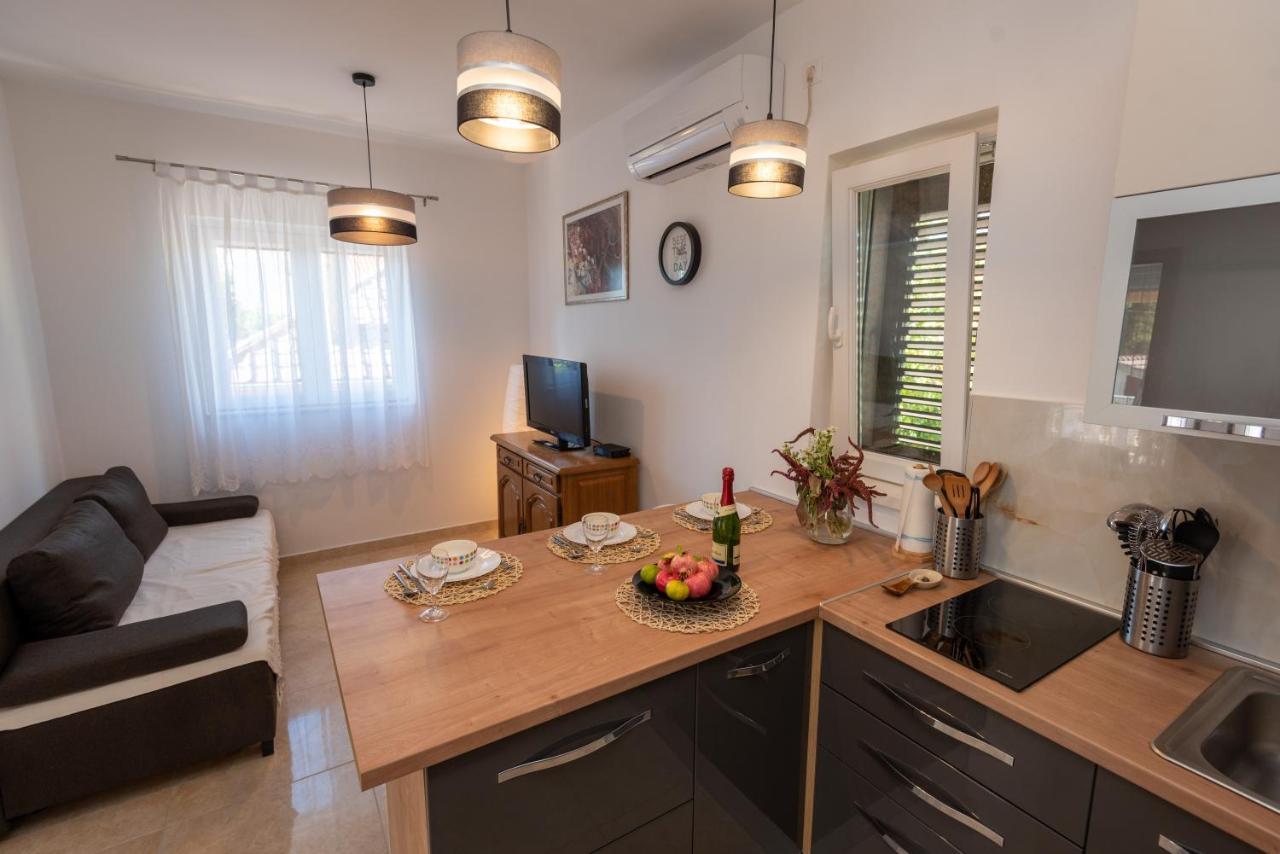 Tribalj Apartman Tribunj מראה חיצוני תמונה