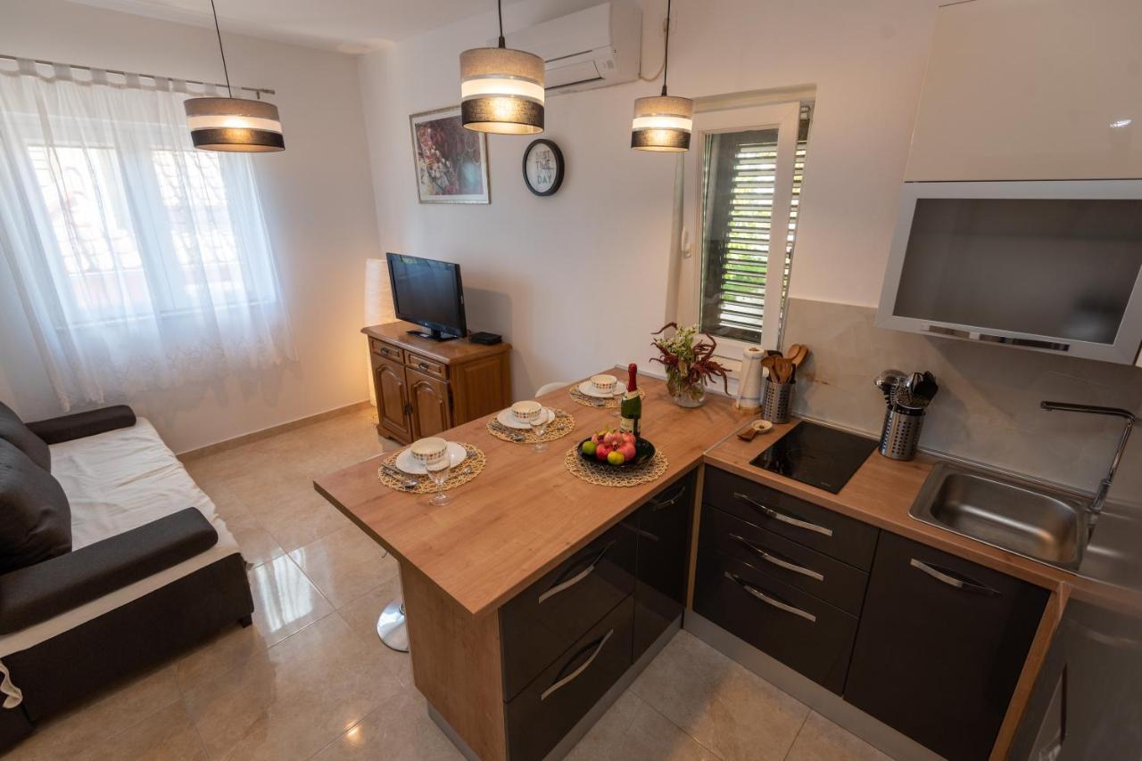 Tribalj Apartman Tribunj מראה חיצוני תמונה
